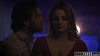 play Catalina jest penetrowana tylko w Sylwestra 2018