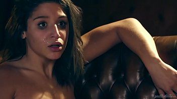 تشغيل ممثل يخترق نجيمة من الأفلام الإباحية الثلاثون