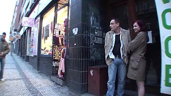play Hardcore filmy xxx z brunetką agatycznie w publicznym porno