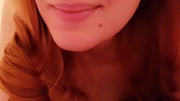 Abspielen Milf mit weichen und lockeren Titten dringt sehr tief ein