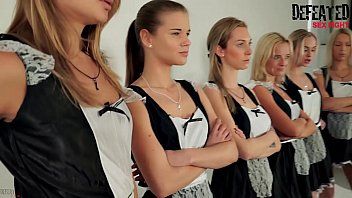 play Echipa feminina de handbal sarbatoreste cu auto-masturbare in multi