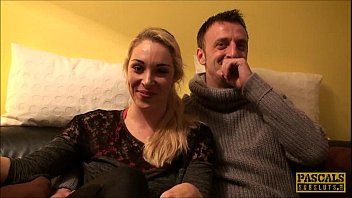 Jouer Il la baise dans la bouche xnxx avec un couple amateur