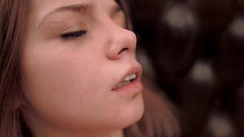 Play She masturbates her face and slowly touches her small and sensitive pussy