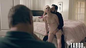 Reproducir Puta rubia follada por el culo por un macho que jugó con su lengua durante mucho tiempo