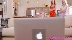 play Bevredig je verlangens met Petite Teens Madison Summers & Scarlett Mae