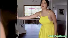 play Trioul interzis al sorei vitrege Kylie Rocket cu soțul și Kosame Dash