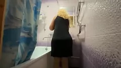 play Mature Stepmom Can't Resist Anal Sex in the Bathroom