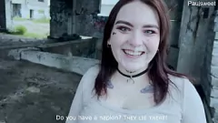 Reproducir Cumshot Threuome: Moreta adolescente con curvas filmada por Weird Dude con marido mirando