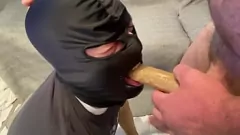تشغيل قذرة أعماق اللسان: cumslut المليء بالقيام بتكريم جوز ألفا الذكور