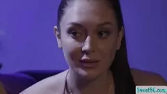 Riproduci Charlotte Sins e Spencer Bradley in un'intensa leccata di fica lesbica per adolescenti 69