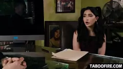 Odtwórz Doświadczenie tabu z seksem analnym lesbijki pasierbicy na oczach ojczyma