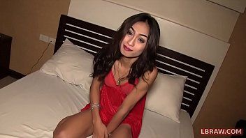 Jouer Vidéos Xnxx avec une femme roumaine violée par son grand-père de 75 ans