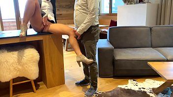 play Xxx im Büro, während der Chef seine Sekretärin penetriert