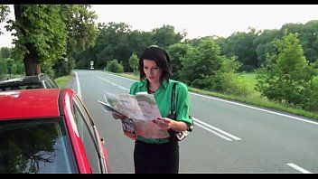 Redă Penetreaza o prostituata buna de sex pe margine asfaltului langa masina