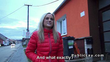 play Verführte Blondine mit Geld für Outdoor xxx